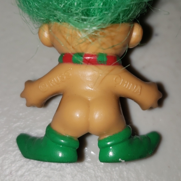 Russ Trolls Holiday - Picture 5 of 7